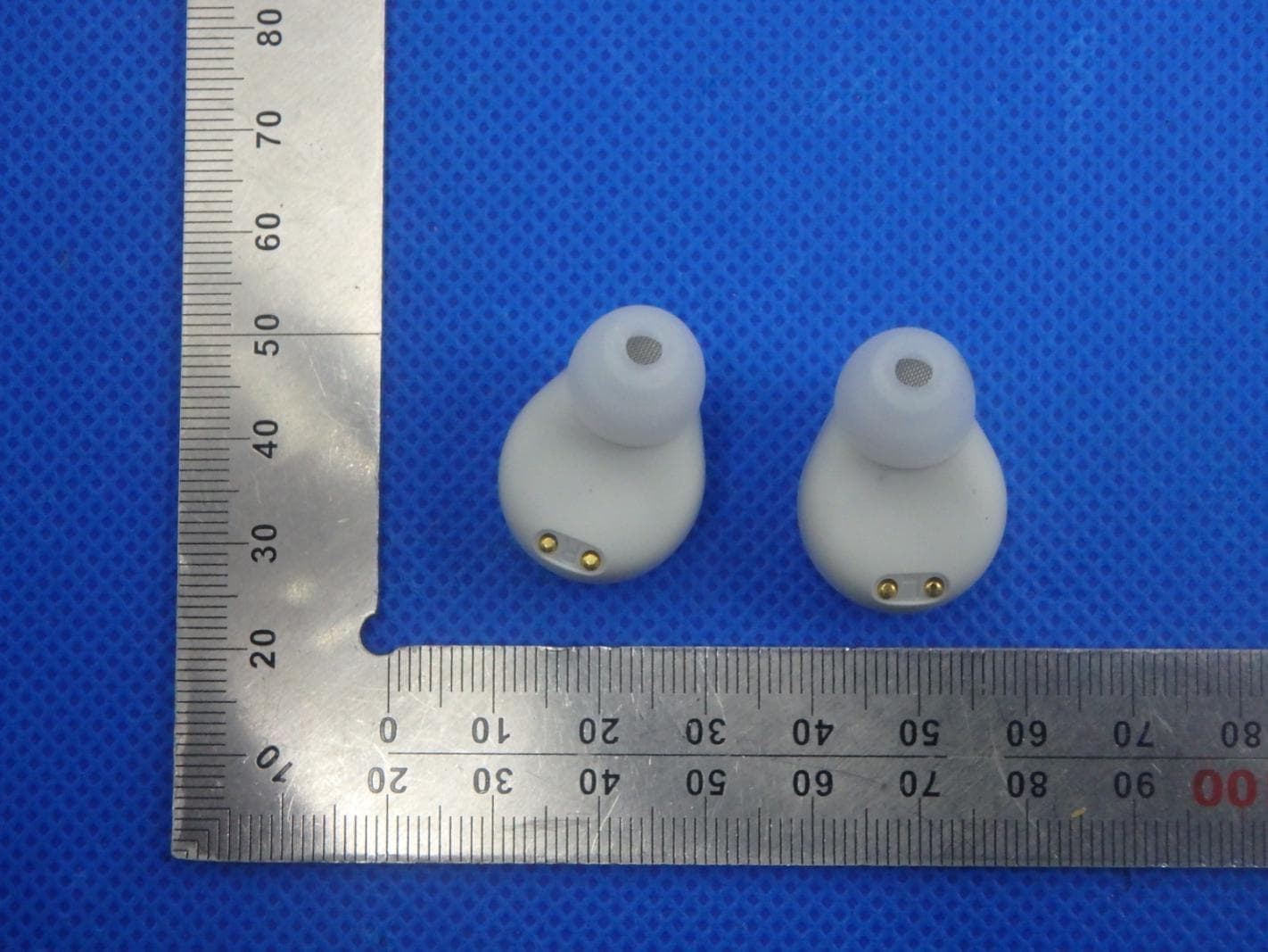 True wirelss stereo earbuds - FCC ID 2AR23-T5 - Shenzhen Mees Hi-Tech Co., Ltd