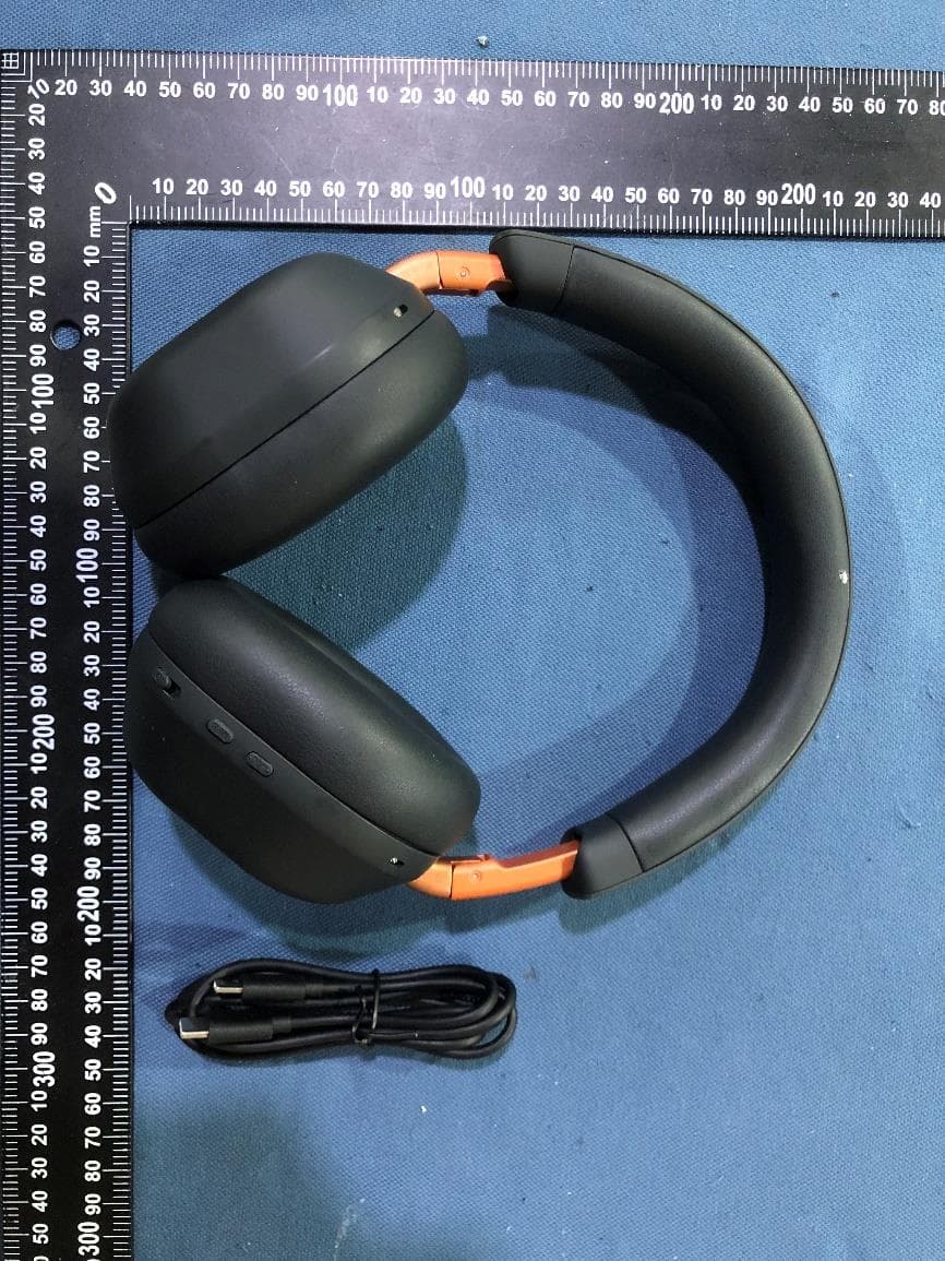 Premium Mono Bluetooth headphone - FCC ID 2AR2SL5 - MMD Hong Kong Holding Limited (2)