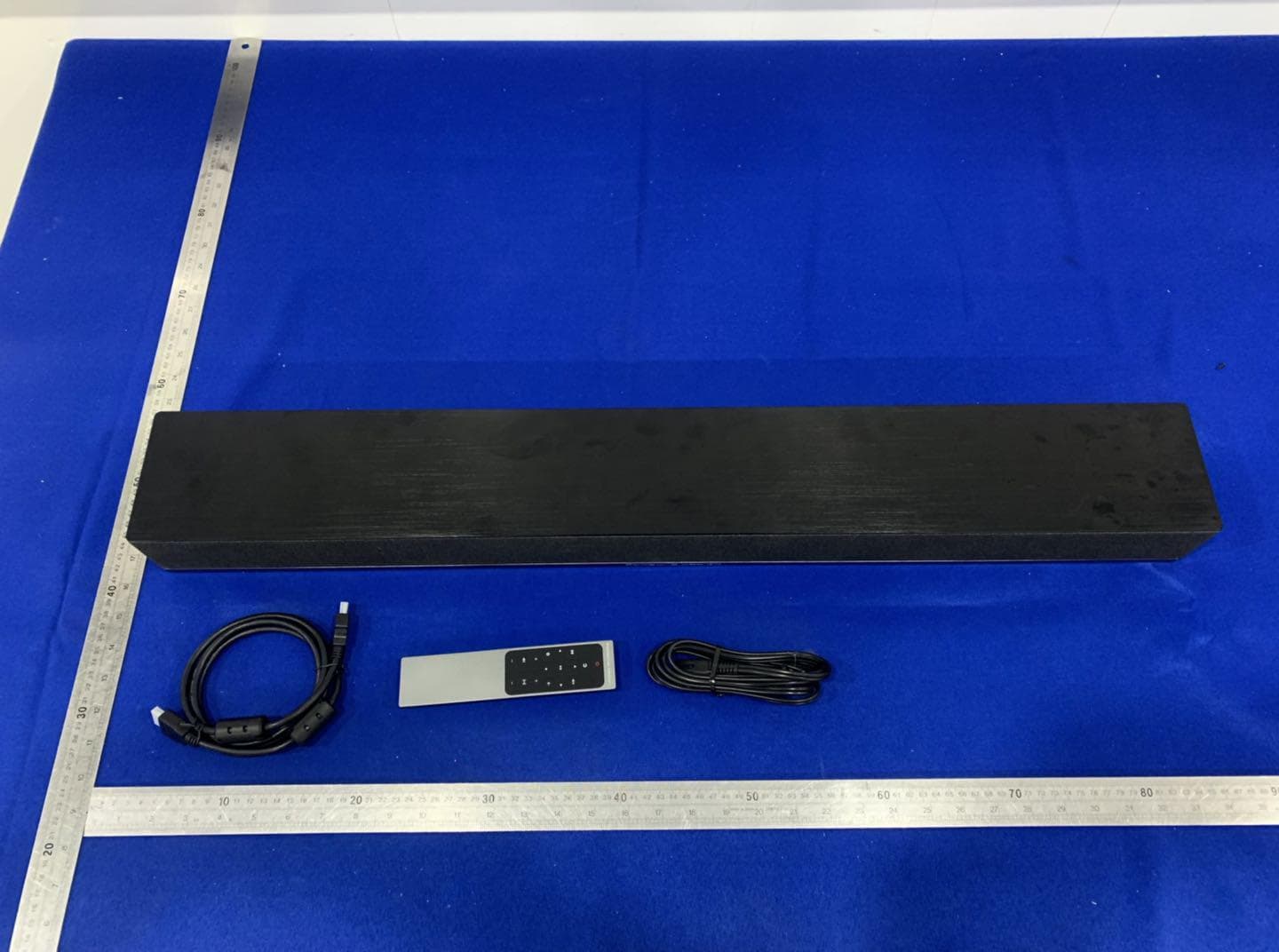 Soundbar speaker with built-in subwoofer - FCC ID 2AR2SPDB70 - MMD Hong Kong Holding Limited