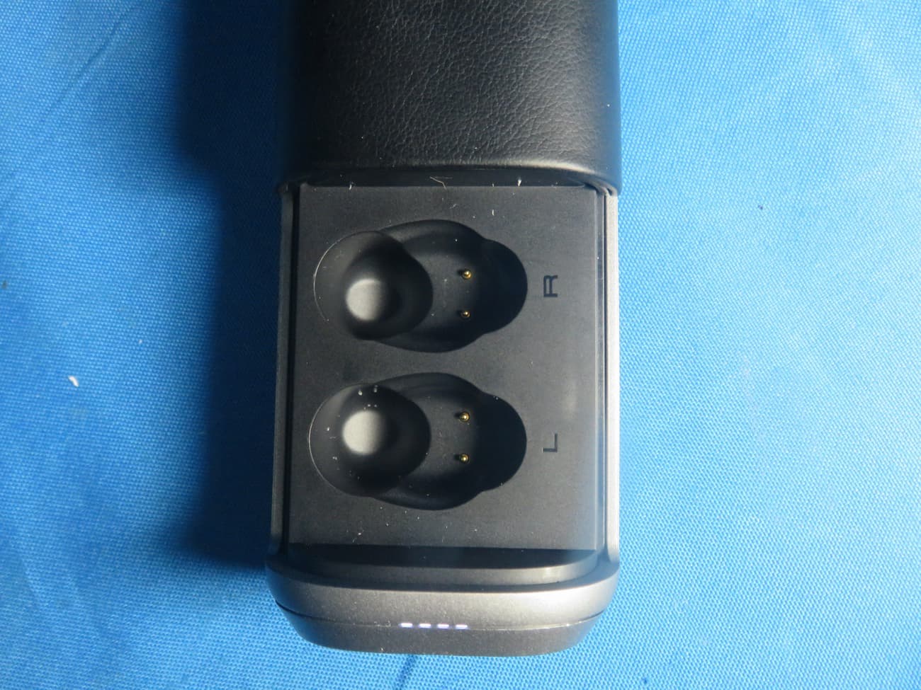 True Wireless Earphones - FCC ID 2AR2SPDT60 - MMD Hong Kong Holding Limited