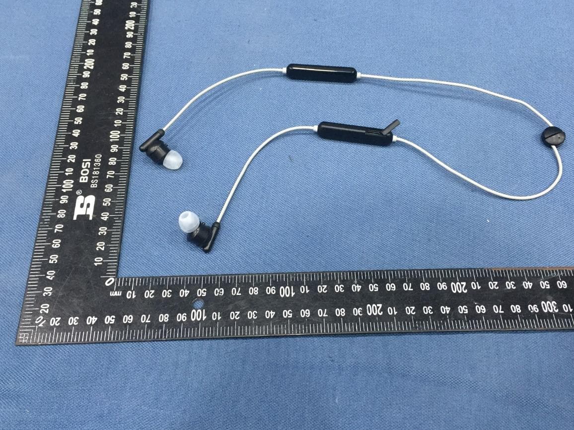 Sport wireless in-ear headphones - FCC ID 2AR2STAA4205 - MMD Hong Kong Holding Limited (2)
