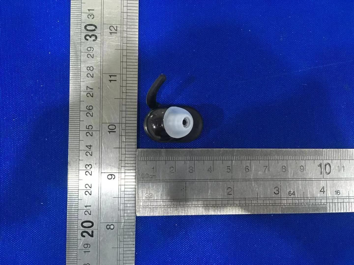 True wireless sports headphones - FCC ID 2AR2STAA7306 - MMD Hong Kong Holding Limited (2)