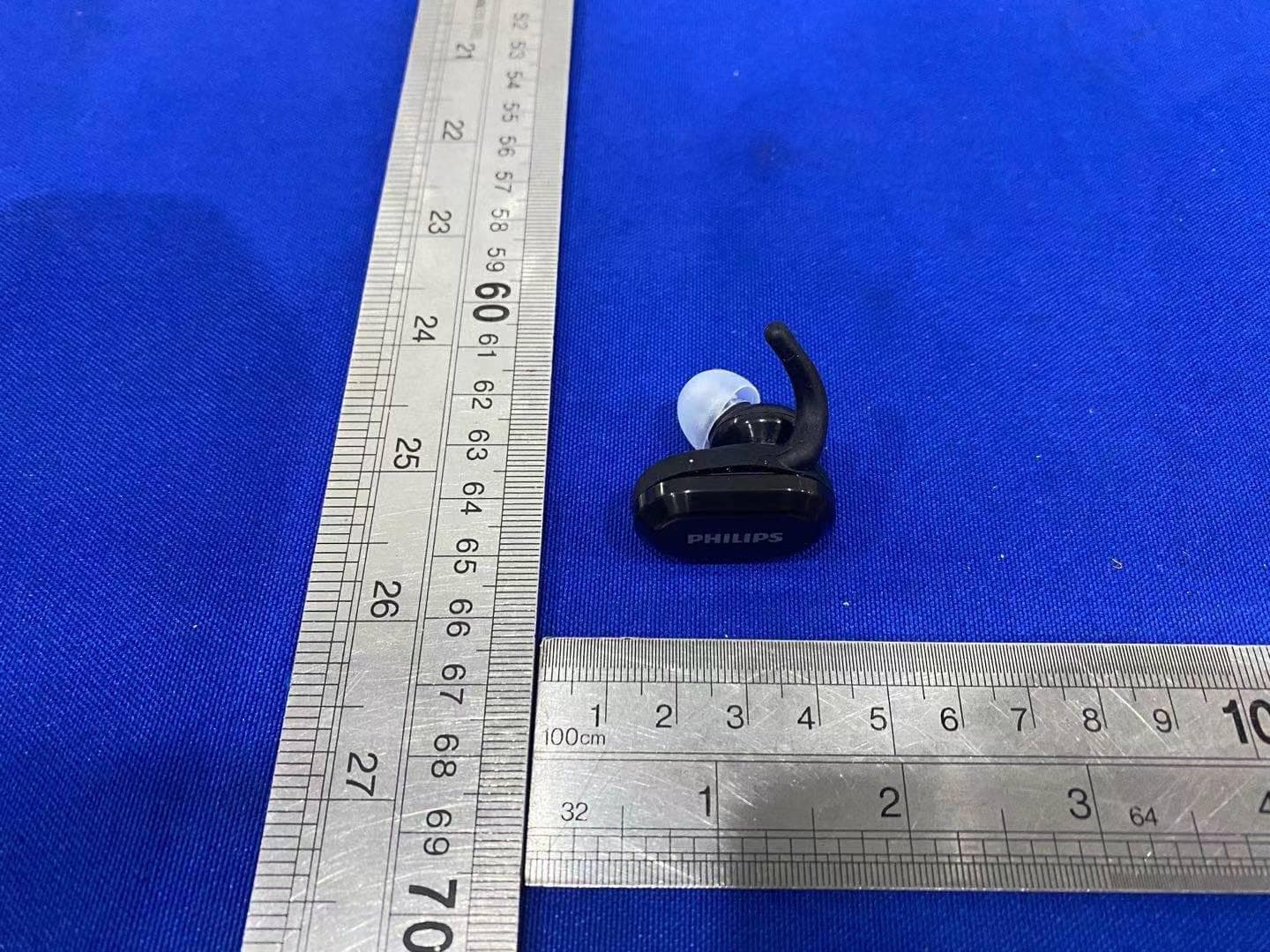 True wireless sports headphones - FCC ID 2AR2STAA7306 - MMD Hong Kong Holding Limited