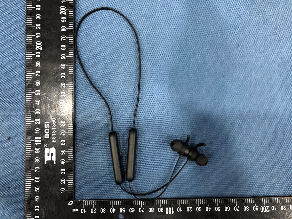 Wireless in-ear headphones - FCC ID 2AR2STAE1205 - MMD Hong Kong Holding Limited (3)