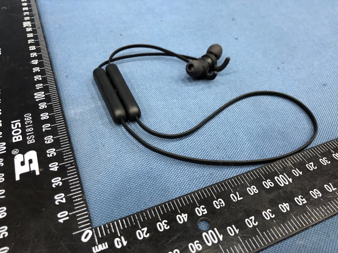 Wireless in-ear headphones - FCC ID 2AR2STAE1205 - MMD Hong Kong Holding Limited (5)