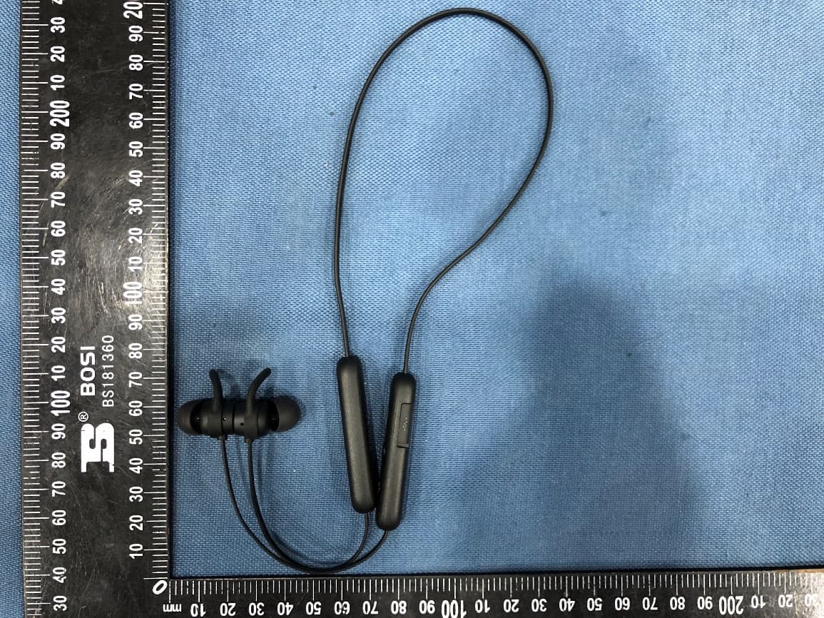 Wireless in-ear headphones - FCC ID 2AR2STAE1205 - MMD Hong Kong Holding Limited (2)