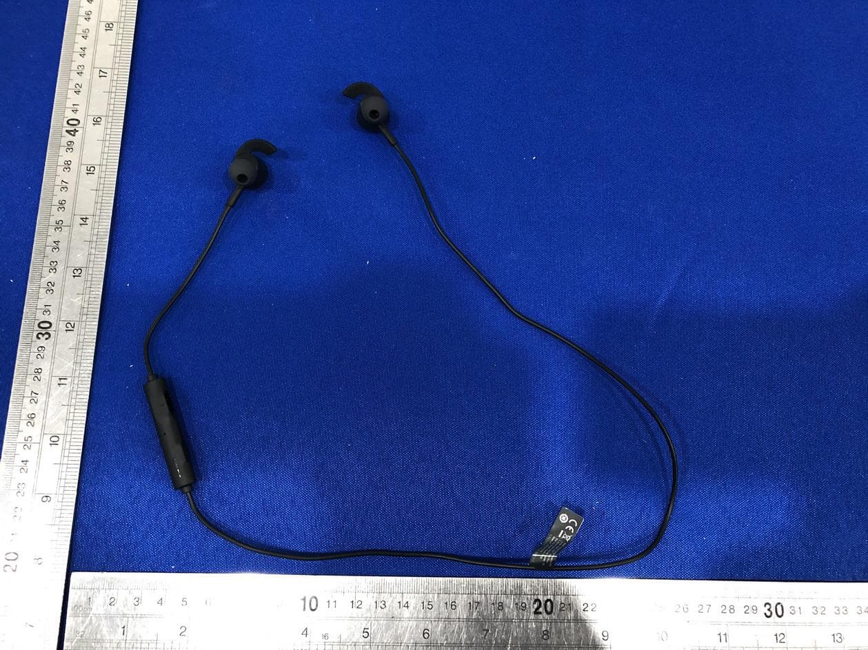 Wireless in ear headphones - FCC ID 2AR2STAE4205 - MMD Hong Kong Holding Limited