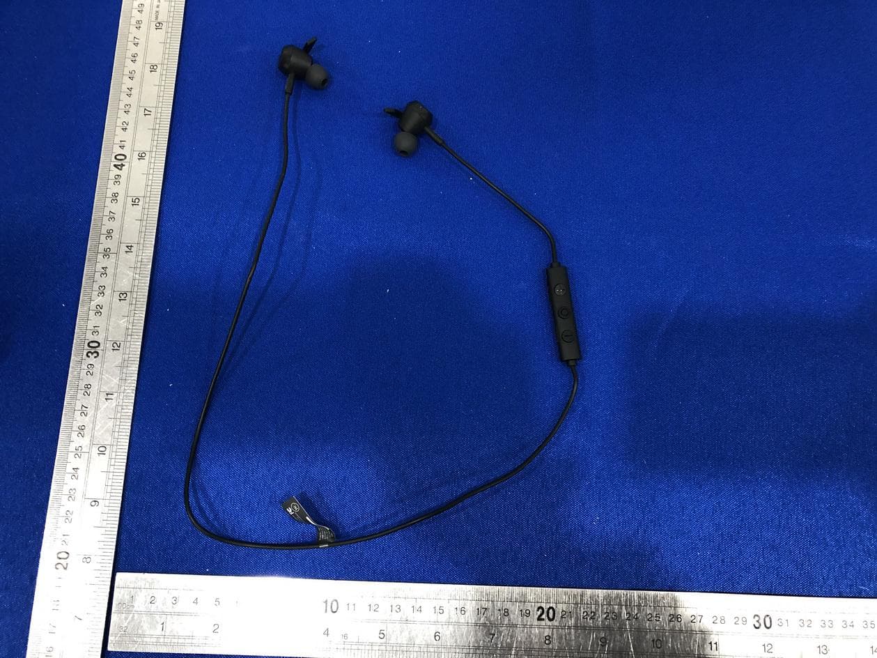 Wireless in ear headphones - FCC ID 2AR2STAE4205 - MMD Hong Kong Holding Limited (4)