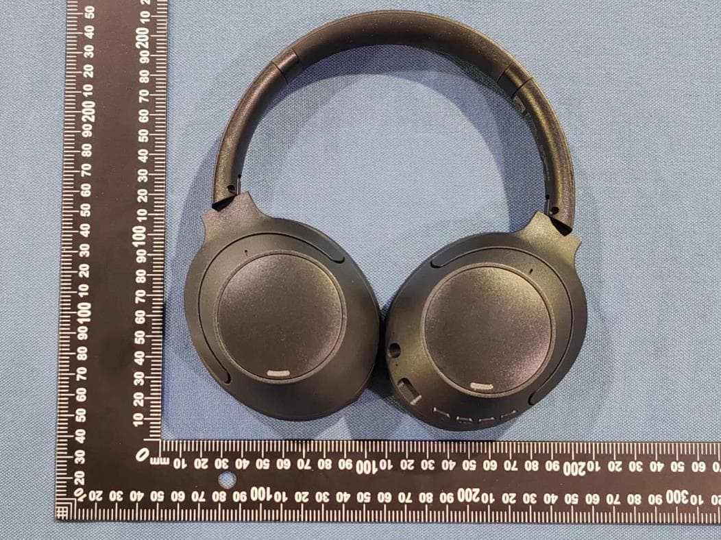 Wireless over-ear headphones - FCC ID 2AR2STAH2020 - MMD Hong Kong Holding Limited (5)