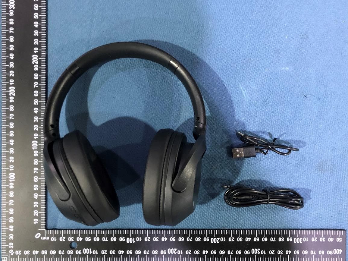 Wireless over-ear headphones - FCC ID 2AR2STAH2020 - MMD Hong Kong Holding Limited (4)