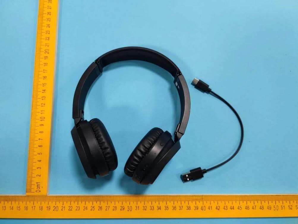 Wireless on-ear headphones - FCC ID 2AR2STAH4205XTS - MMD Hong Kong Holding Limited (3)