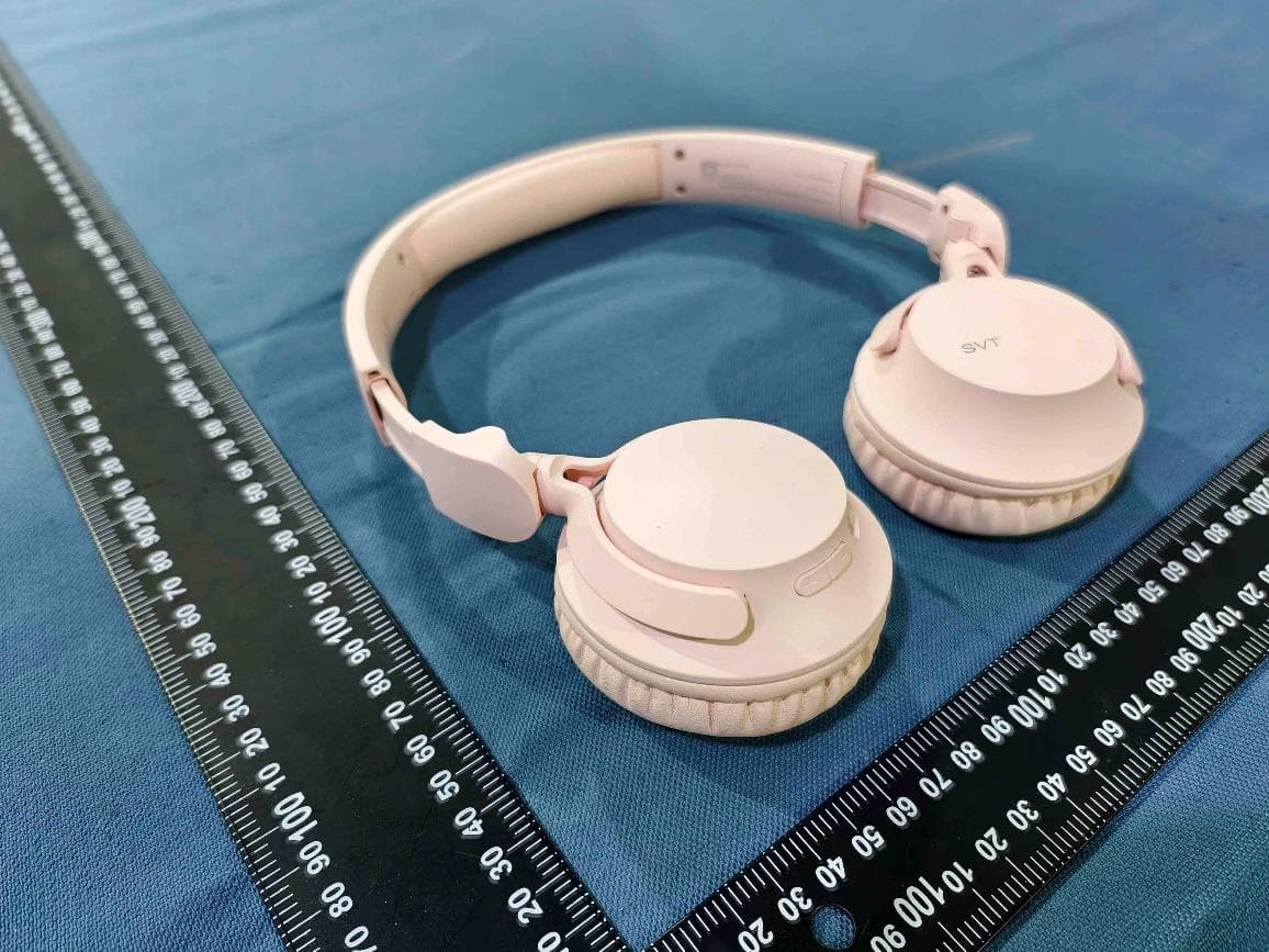 ANC on-ear headphones - FCC ID 2AR2STAH4500 - MMD Hong Kong Holding Limited (2)