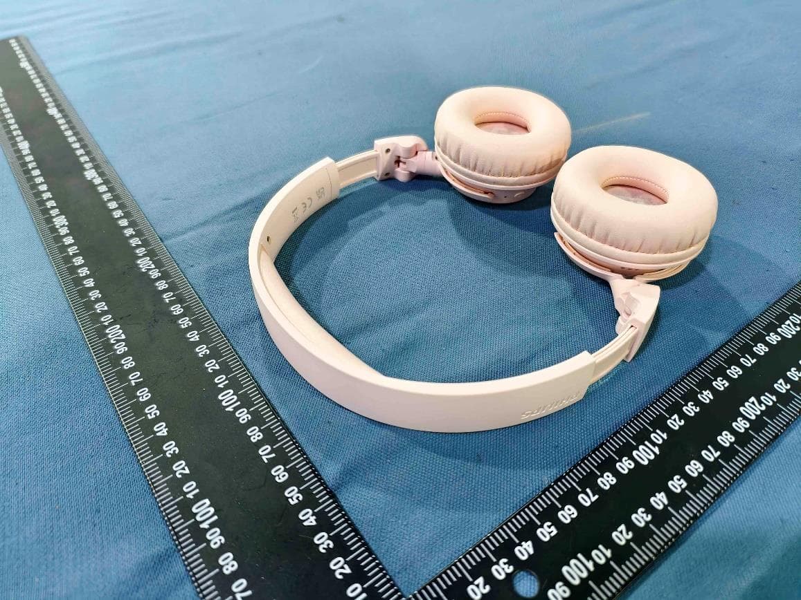 ANC on-ear headphones - FCC ID 2AR2STAH4500 - MMD Hong Kong Holding Limited