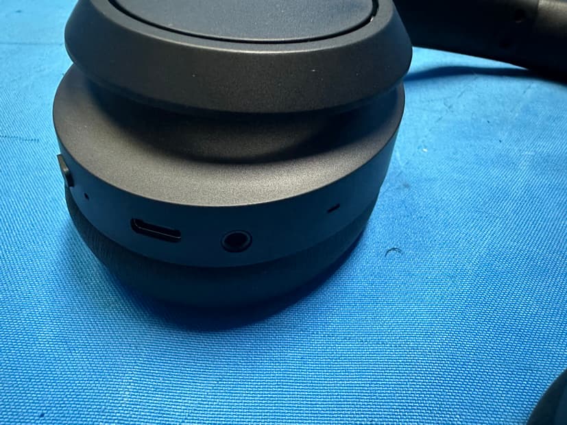 Active Noise Canceling wireless headphones - FCC ID 2AR2STAH6509 - MMD Hong Kong Holding Limited (5)