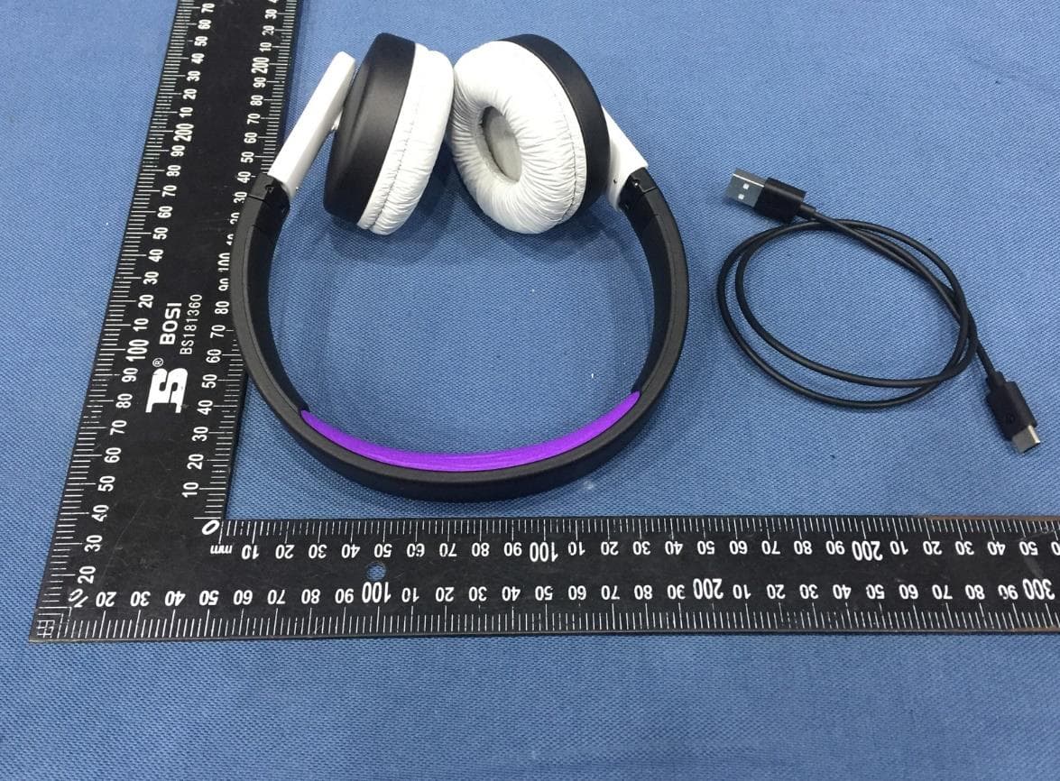 Wireless kids headphones - FCC ID 2AR2STAK4206 - MMD Hong Kong Holding Limited