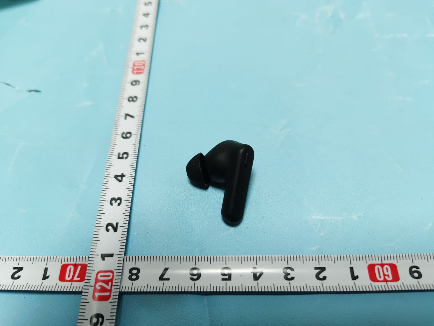 True wireless headphones - FCC ID 2AR2STAT1108 - MMD Hong Kong Holding Limited (5)