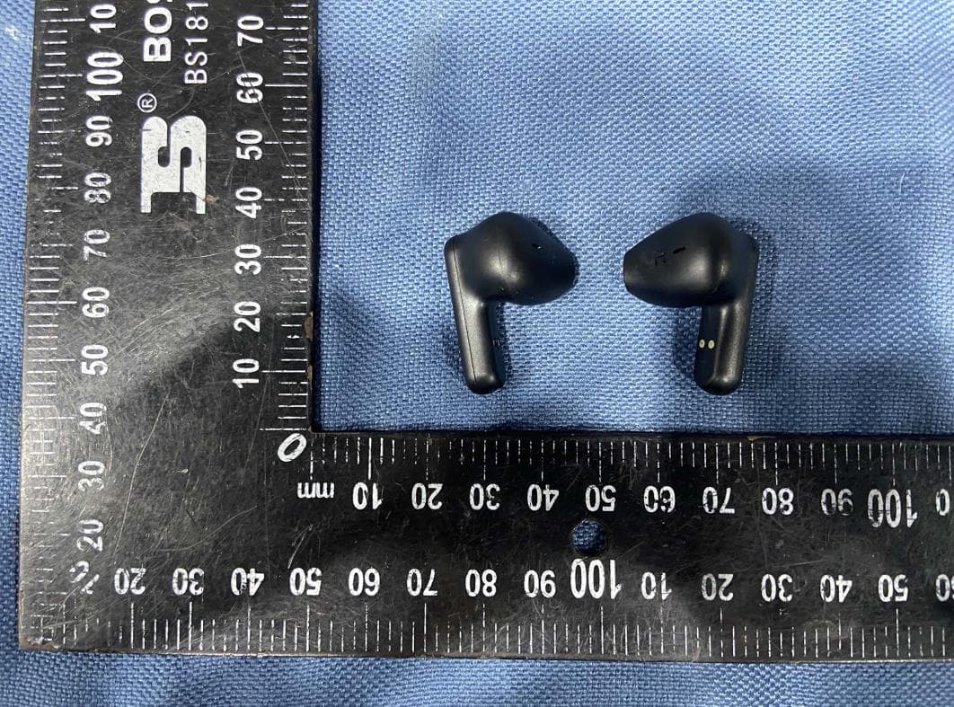 True wireless headphones - FCC ID 2AR2STAT1108LE - MMD Hong Kong Holding Limited (4)