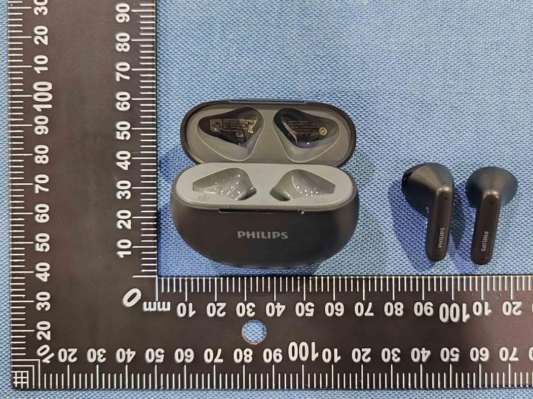 True wireless headphones - FCC ID 2AR2STAT1199 - MMD Hong Kong Holding Limited (4)