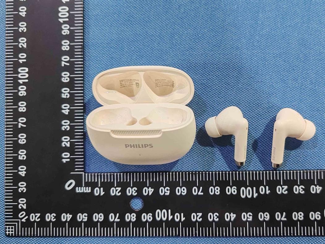 True wireless headphones - FCC ID 2AR2STAT2020 - MMD Hong Kong Holding Limited (2)