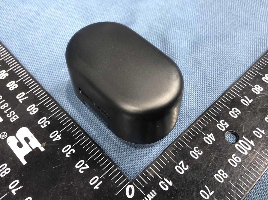 True wireless headphones - FCC ID 2AR2STAT3216LC - MMD Hong Kong Holding Limited (3)