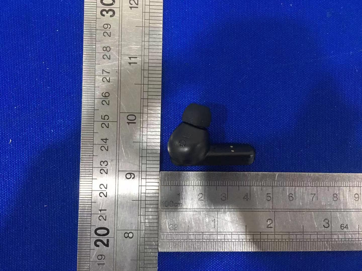 Wireless headphones with Noise Canceling - FCC ID 2AR2STAT4506 - MMD Hong Kong Holding Limited (3)