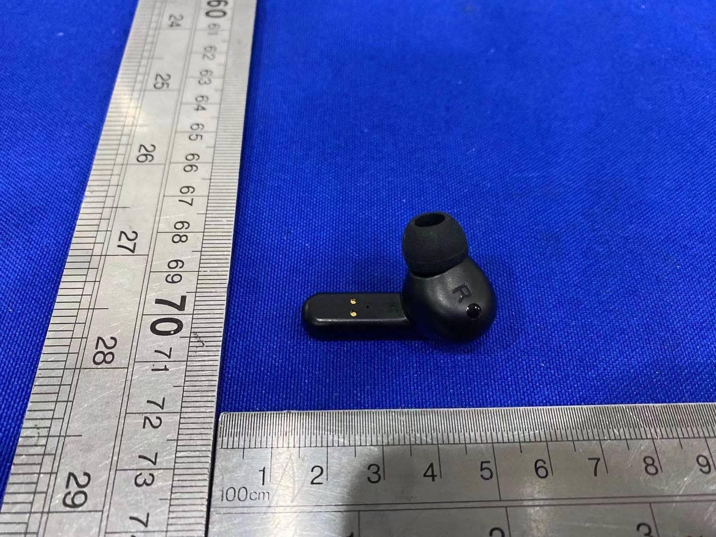 Wireless headphones with Noise Canceling - FCC ID 2AR2STAT4506 - MMD Hong Kong Holding Limited (5)