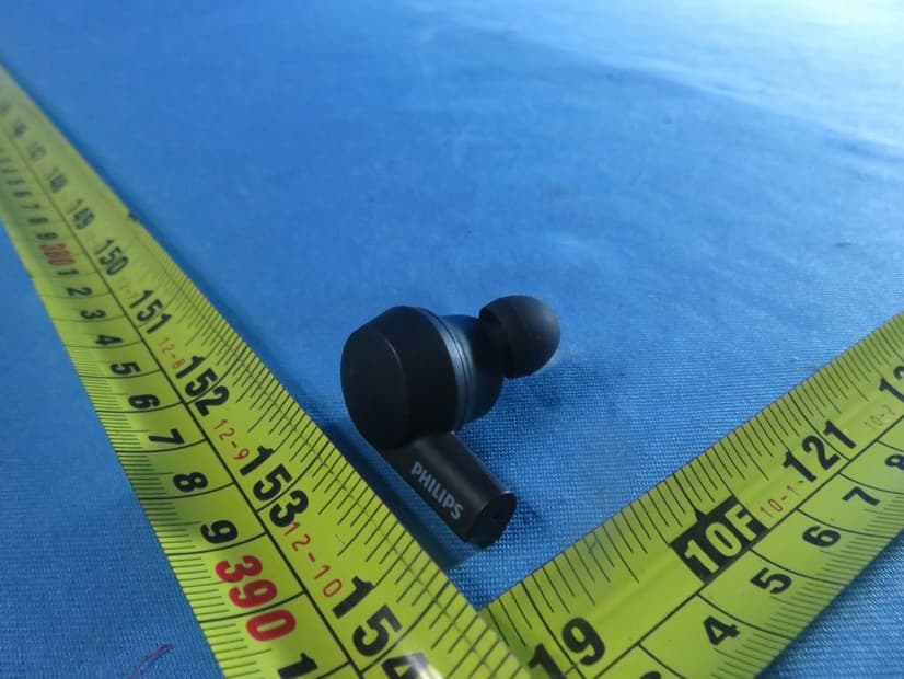 True wireless in-ear headphones - FCC ID 2AR2STAT5505 - MMD Hong Kong Holding Limited (4)
