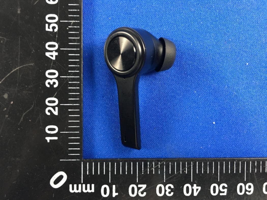 True Wireless Earbuds - FCC ID 2AR5E-T13 - SHENZHEN MIFANG NETWORK TECHNOLOGY CO., LTD (2)