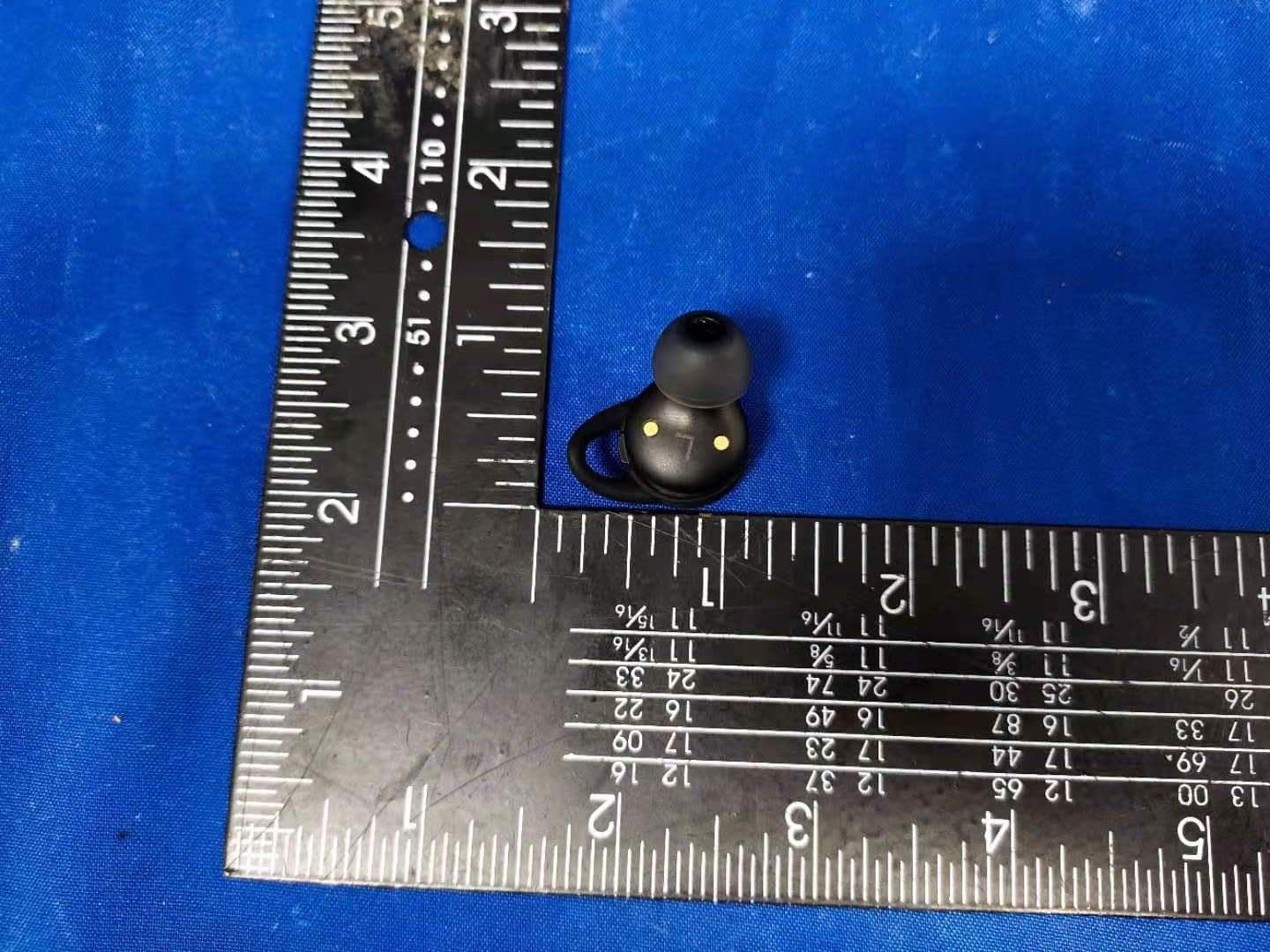 Wireless Earphone - FCC ID 2AR8A-H702 - SHENZHEN GLEEMAN TECHNOLOGY CO.,LTD (4)