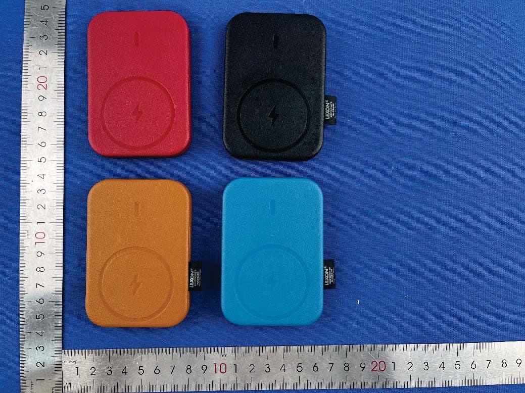 SOFTPOWER MAGBANK - FCC ID 2ARD3-LL153 - LEXON (2)
