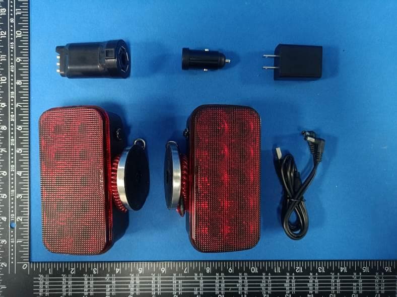 LED Wireless Magnetic Towing Light Kit - FCC ID 2ARFA-58469 - Rodrock Auto Parts Manufacturing Co., Ltd.