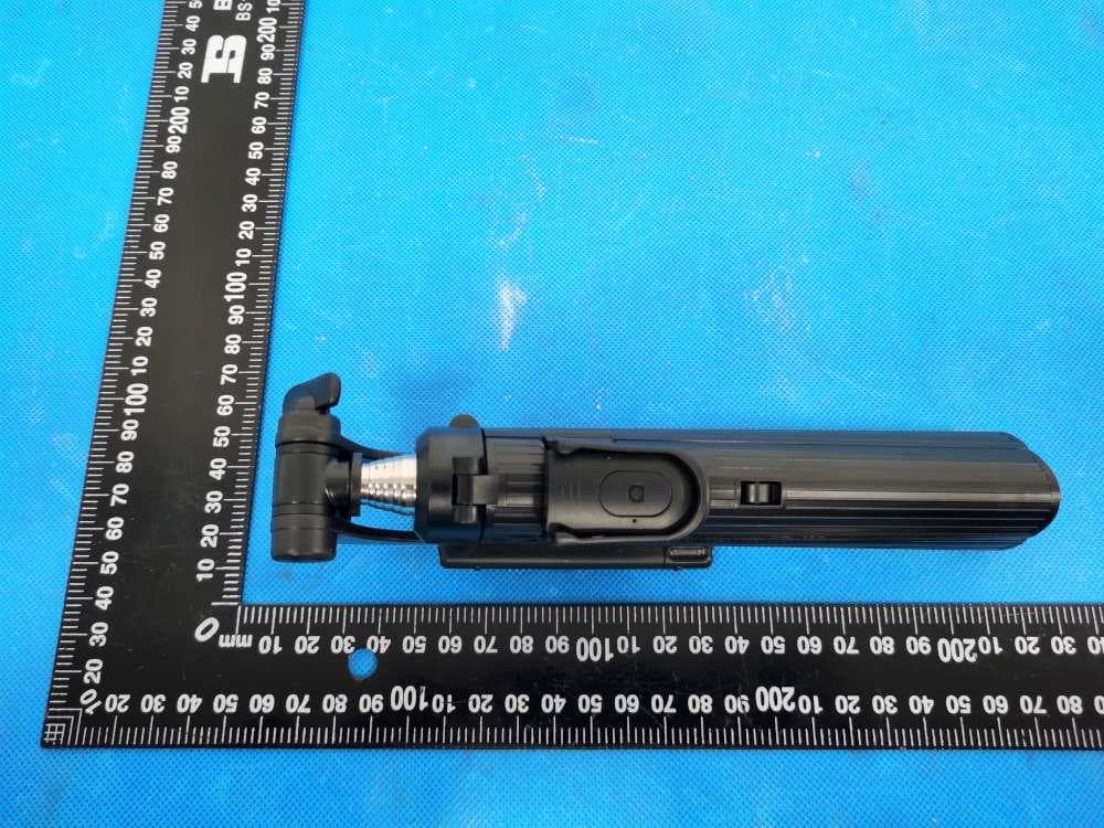 Bluetooth remote control - FCC ID 2ARFLBRC-1 - SHENZHEN HAOHUALIANHE TECHNOLOGY CO., LTD. (2)