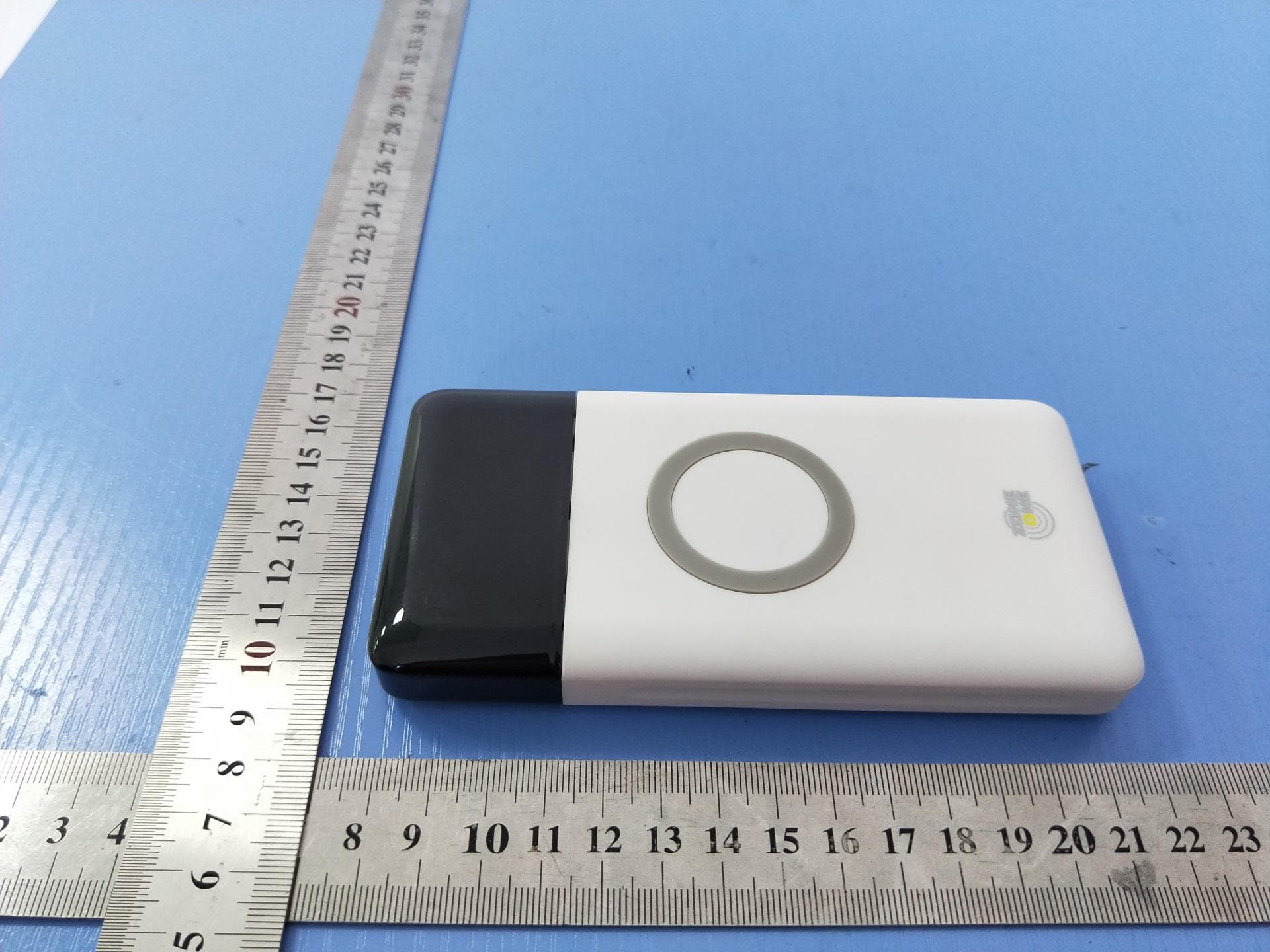 WIRELESS POWER BANK - FCC ID 2ARHQ-ZO101 - Guangzhou WESDAR Electronic Technology Co., Ltd (3)