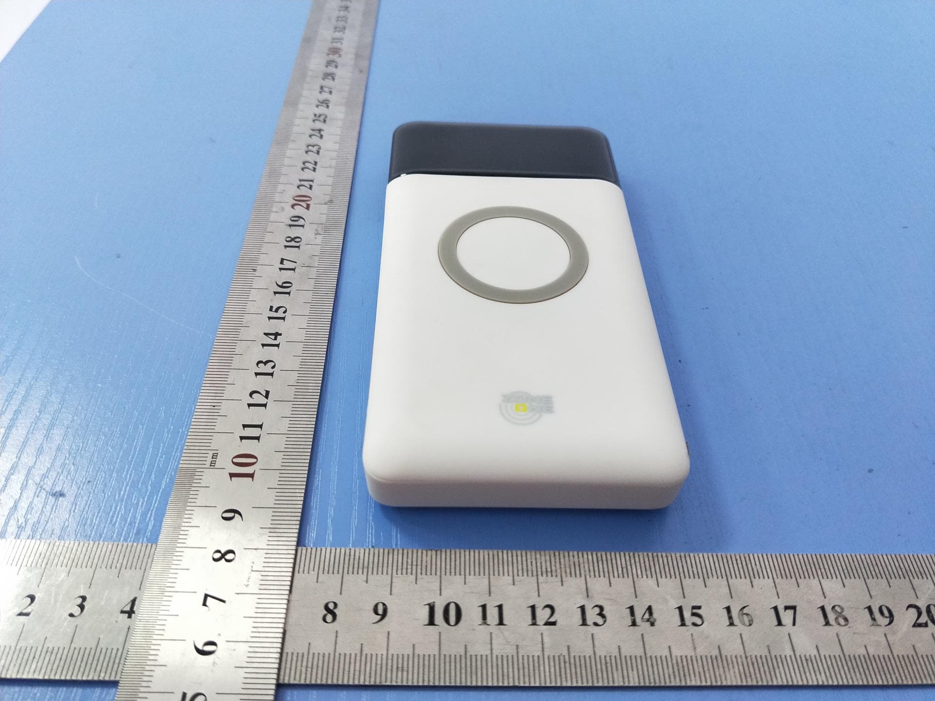 WIRELESS POWER BANK - FCC ID 2ARHQ-ZO101 - Guangzhou WESDAR Electronic Technology Co., Ltd (4)