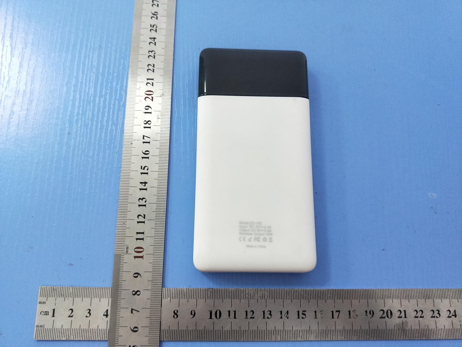 WIRELESS POWER BANK - FCC ID 2ARHQ-ZO101 - Guangzhou WESDAR Electronic Technology Co., Ltd (2)