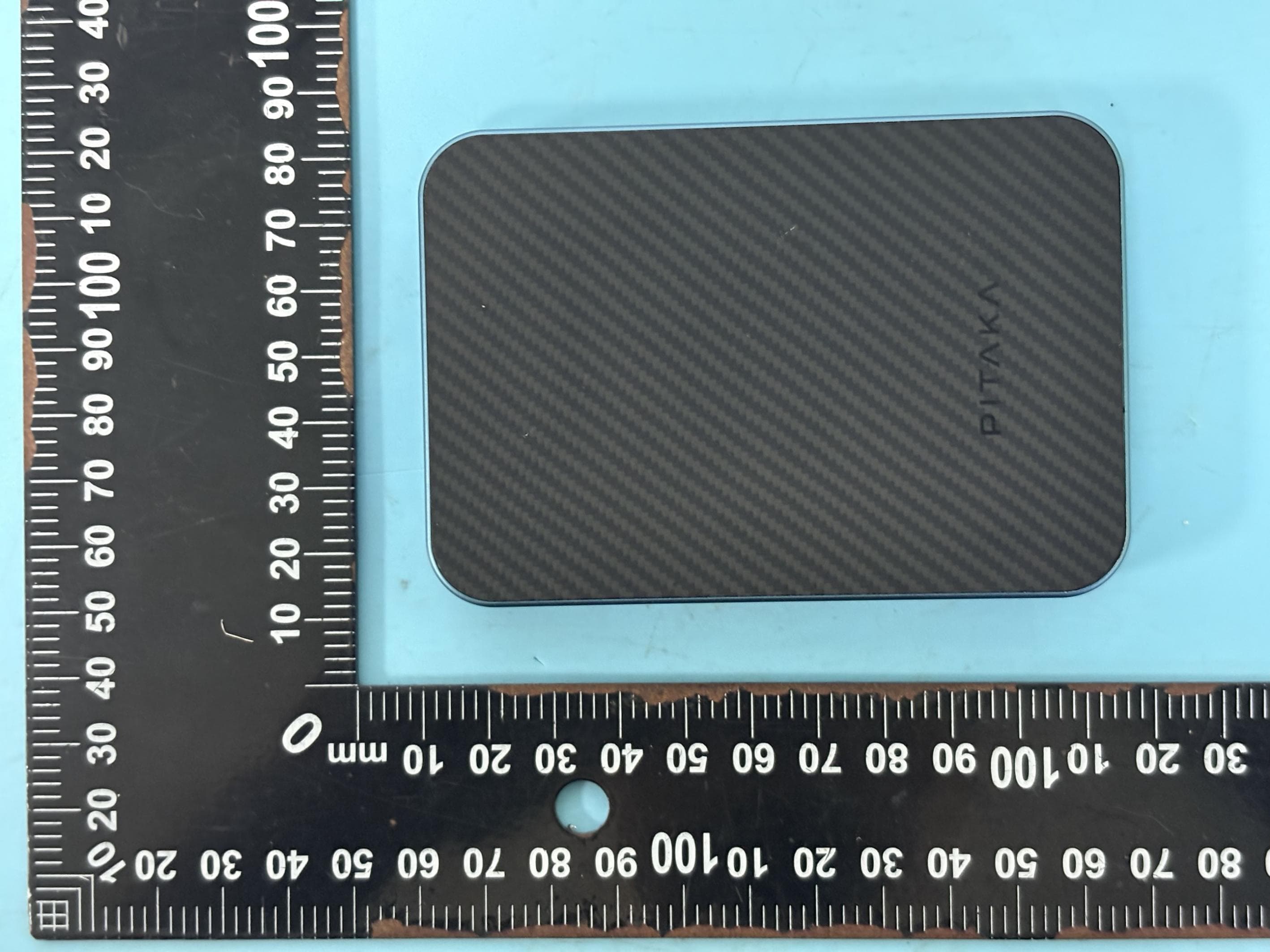 Aramid Magnetic Power Bank - FCC ID 2ARI5-PB3 - Shenzhen Lingyi Innovation Tech Co., Ltd. (4)