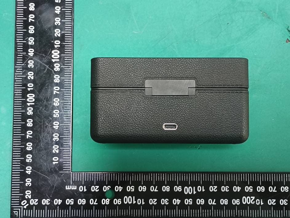 Wireless Microphone - FCC ID 2ARN3-122911TX - Shenzhen Jiayz photo industrial.,Ltd (2)