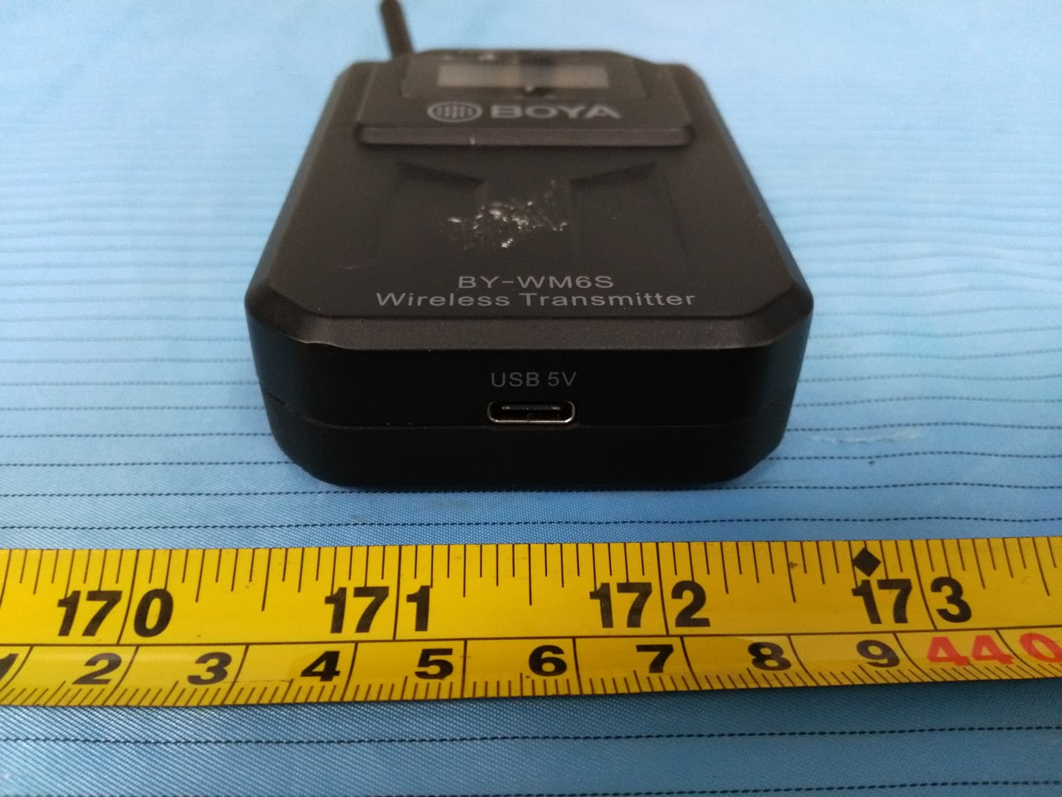 UHF Wireless Microphone System - FCC ID 2ARN3-BY-WM6S - Shenzhen Jiayz photo industrial.,Ltd (5)