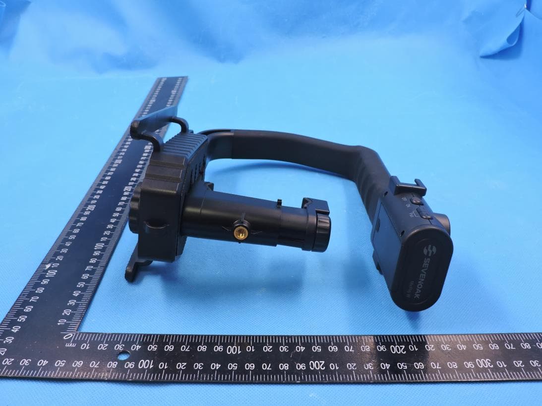 Universal Video Grip with Built 2.4GHz Wireless Mic - FCC ID 2ARN3-MICRIGW - Shenzhen Jiayz photo industrial.,Ltd (4)