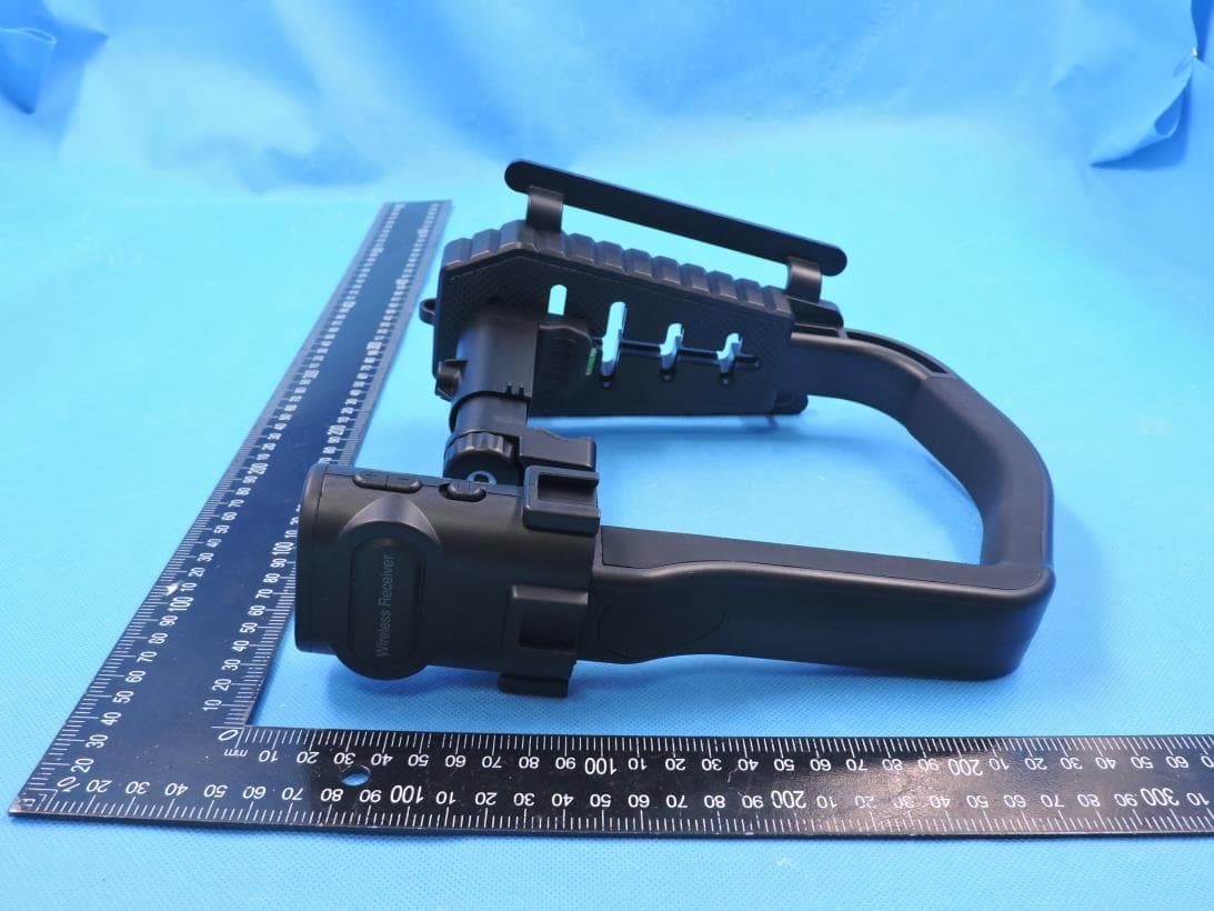 Universal Video Grip with Built 2.4GHz Wireless Mic - FCC ID 2ARN3-MICRIGW - Shenzhen Jiayz photo industrial.,Ltd (3)
