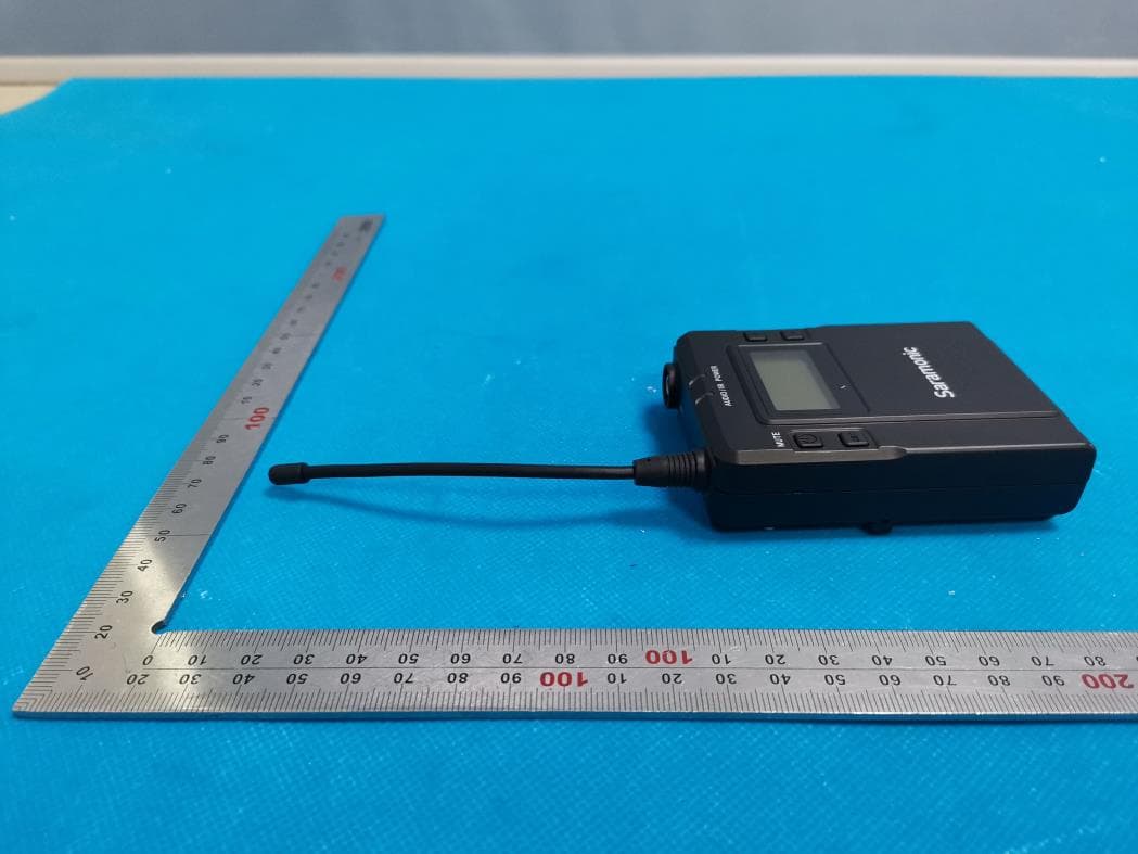 UHF Wireless Microphone System - FCC ID 2ARN3-UWMIC9TX9 - Shenzhen Jiayz photo industrial.,Ltd (3)