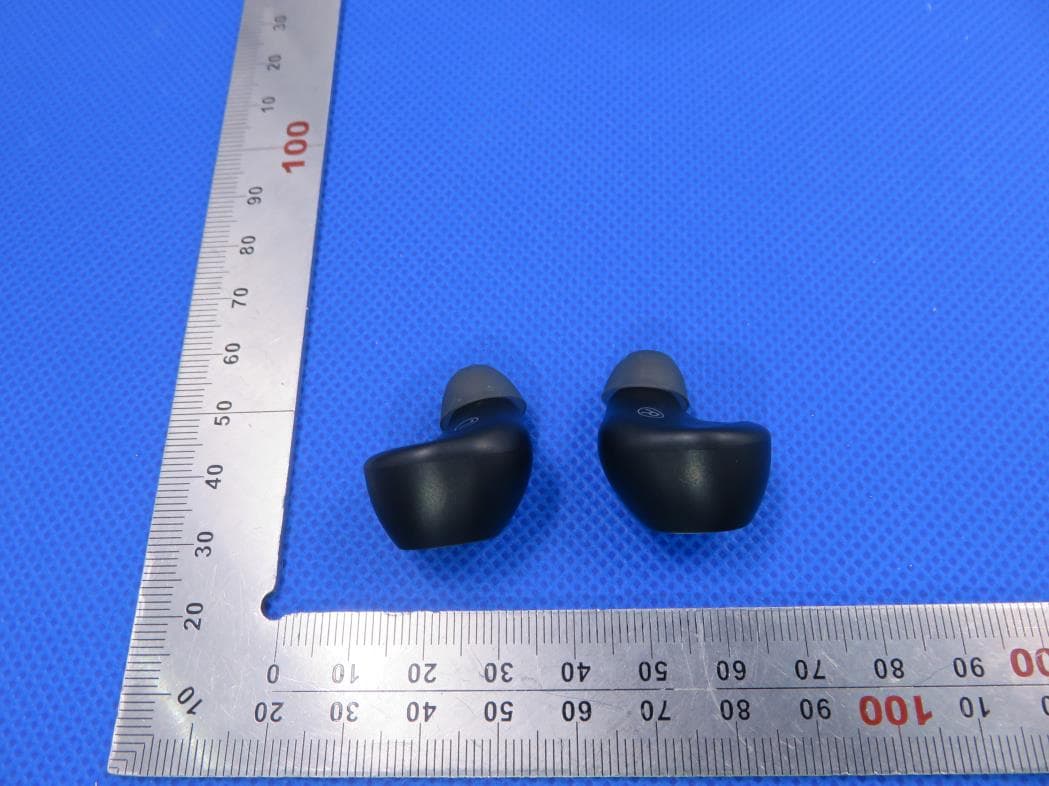 True wireless stereo earbuds - FCC ID 2ARPHTS-T3 - TUOSI ELECTRONICS CO.,LTD. (2)