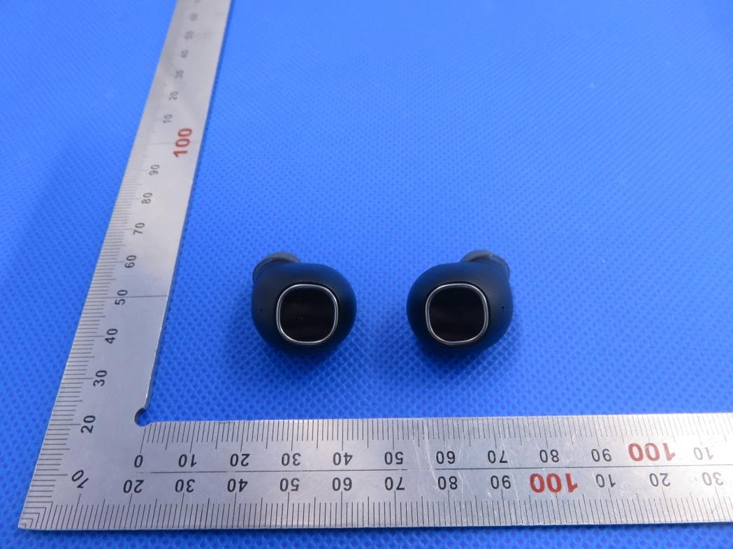 True wireless stereo earbuds - FCC ID 2ARPHTS-T3 - TUOSI ELECTRONICS CO.,LTD. (5)