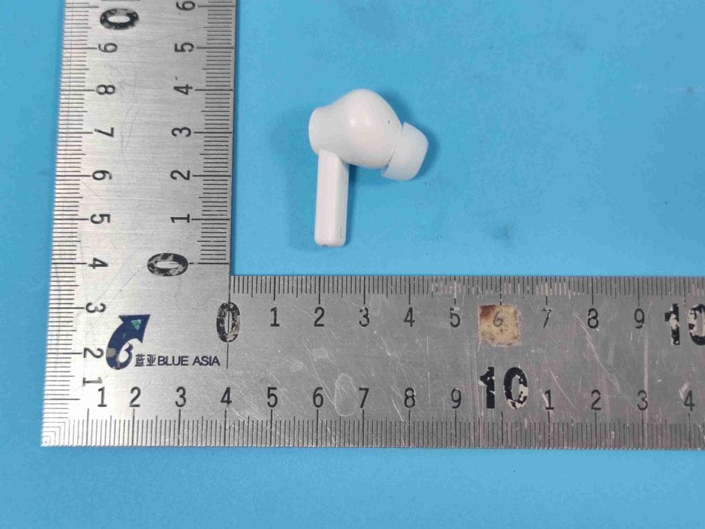 MOTOROLA true wireless headphones - FCC ID 2ARRB-MBI40 - Meizhou Guo Wei Electronics Co., Ltd (3)