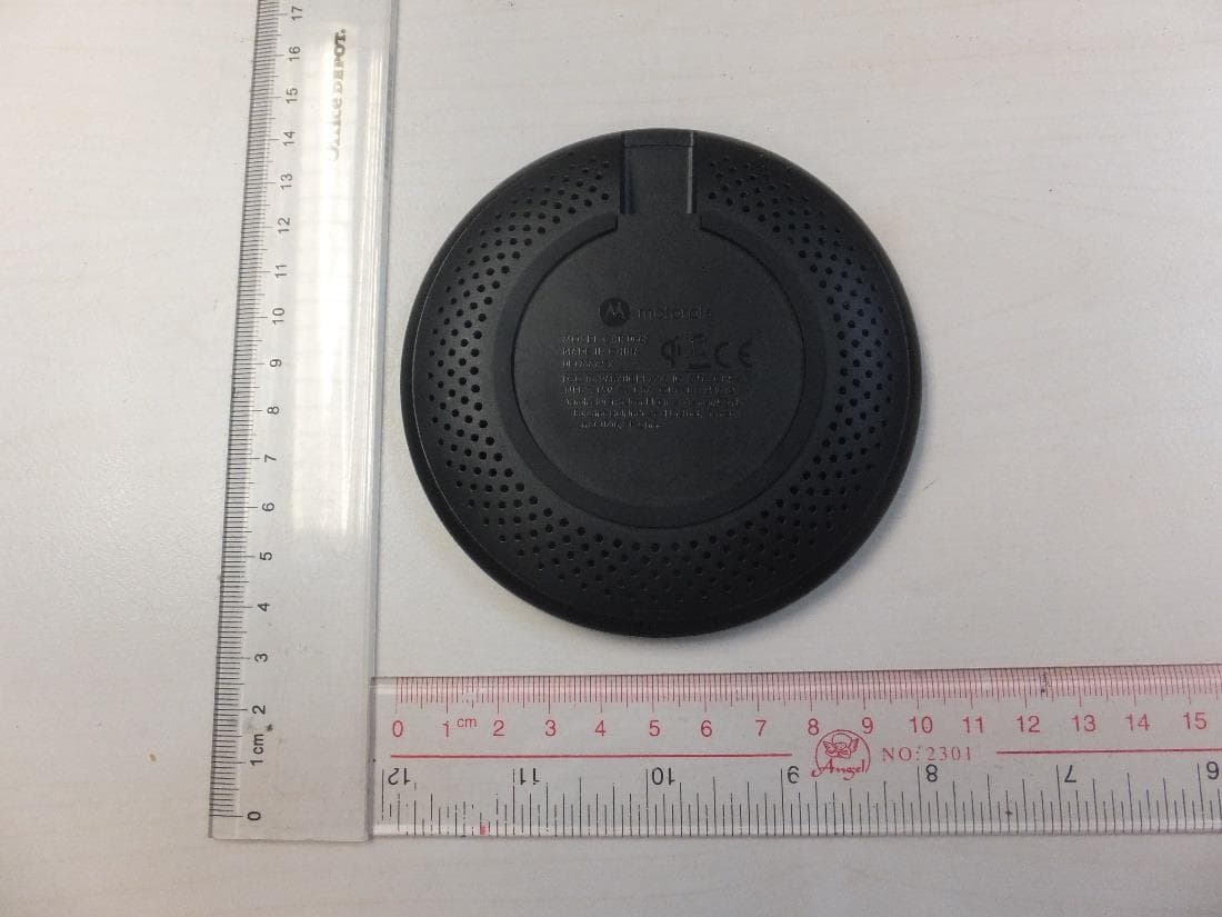 Wireless Charger - FCC ID 2ARXUCHR0662 - Salom Electric (Xiamen) Co., Ltd. (3)