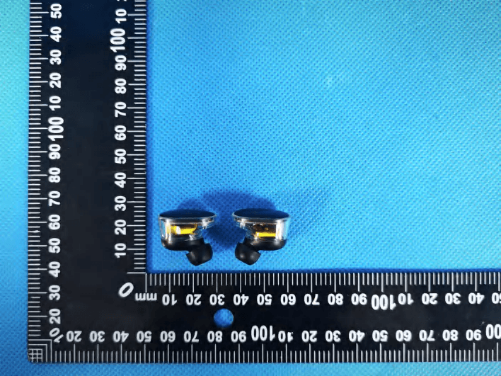 Prodigy Crystal TWS Earphones with charging case - FCC ID 2AS3I-AIWA-AI1019 - Shenzhen Sowak Electronic Co., Ltd.