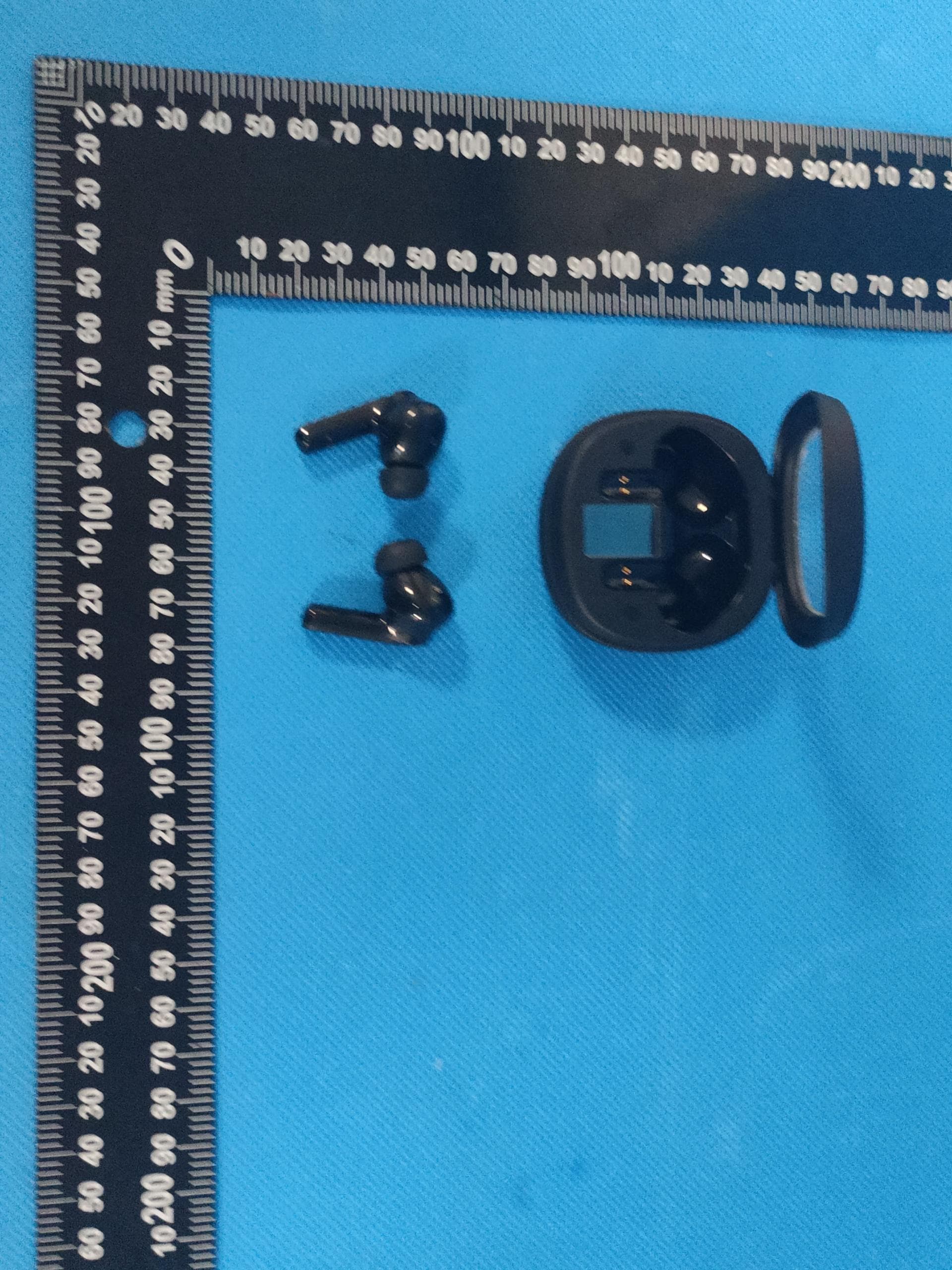 True Connect View ENC TWS earphones with digital display - FCC ID 2AS3I-MZX-TWS - Shenzhen Sowak Electronic Co., Ltd.
