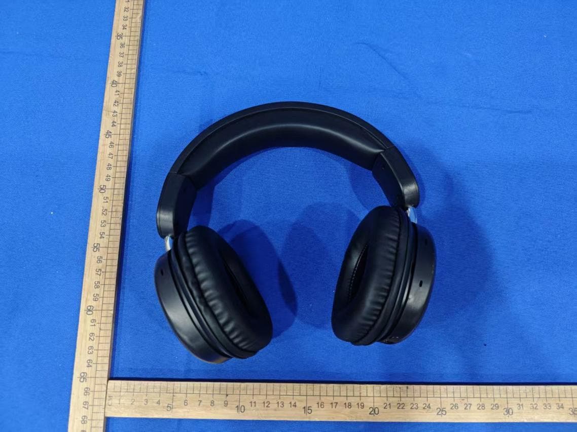 Wireless Headphones with Solar Charging - FCC ID 2AS3I-SOLAR-HP - Shenzhen Sowak Electronic Co., Ltd.