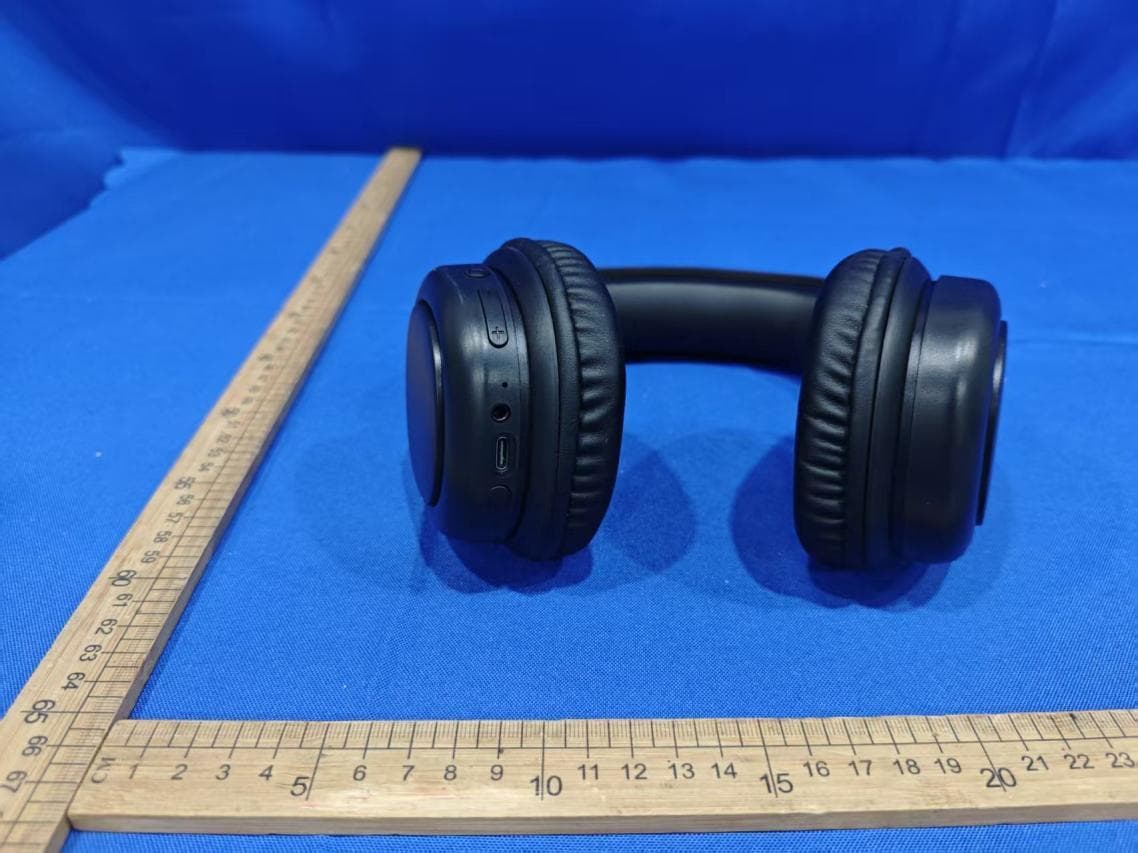 Wireless Headphones with Solar Charging - FCC ID 2AS3I-SOLAR-HP - Shenzhen Sowak Electronic Co., Ltd. (3)