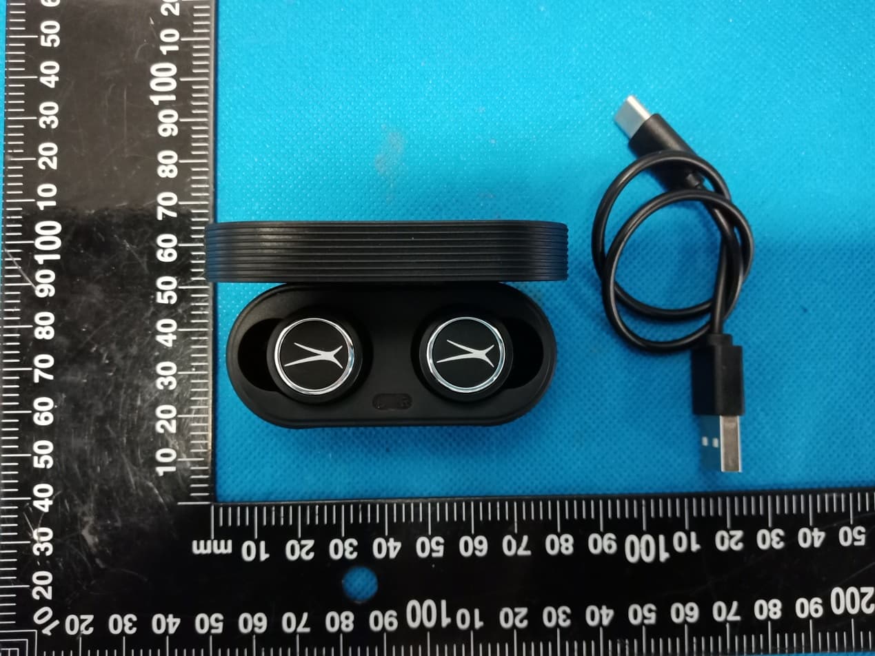 True Connect Truly Wireless Earphones - FCC ID 2AS3I-TWS-EARBUDS - Shenzhen Sowak Electronic Co., Ltd.